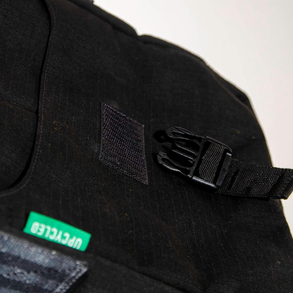 Cafe Sacthel In Green Cargo With Black Canvas