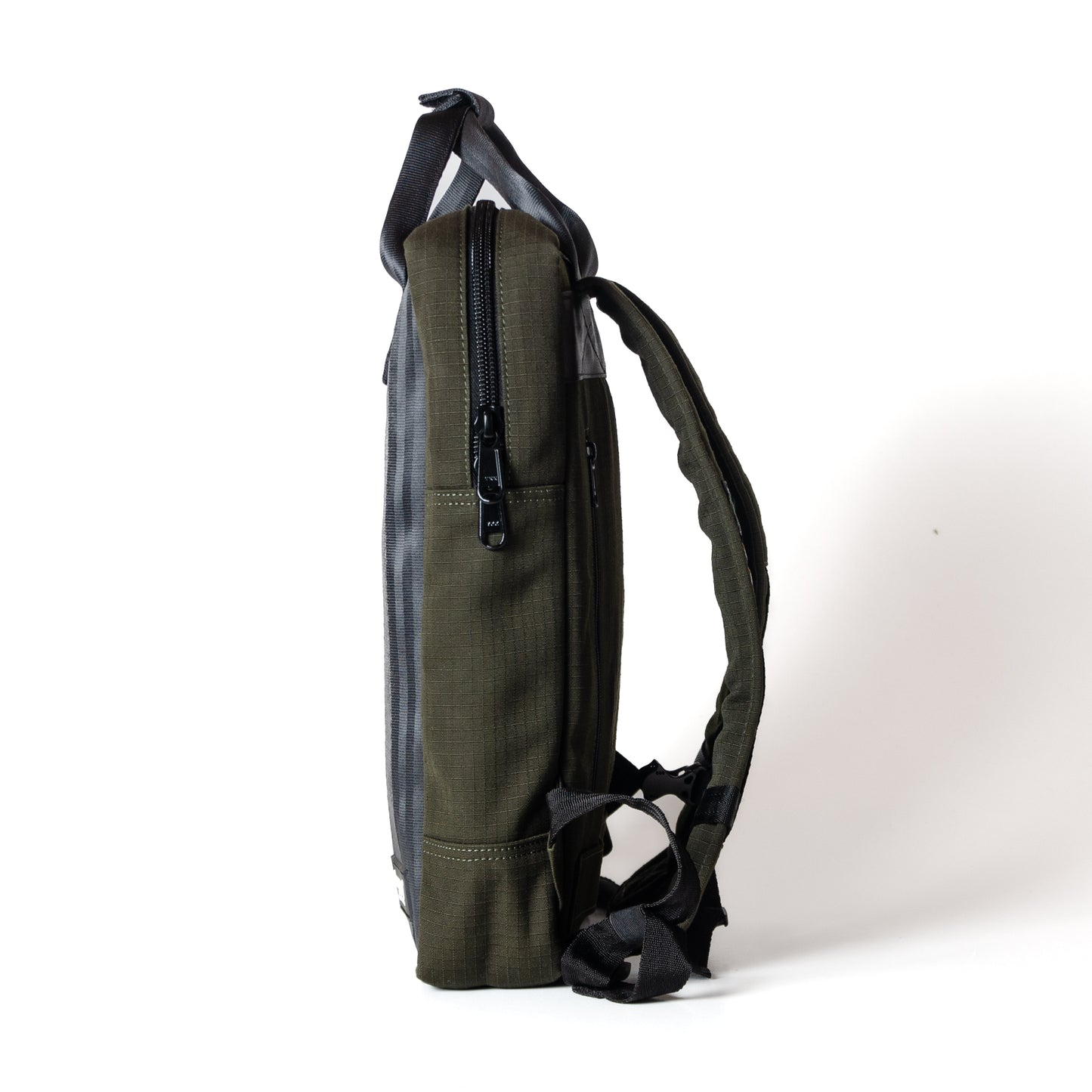 Arrive Backpack In White/Blu Cargo & Other Belts With Og Canvas