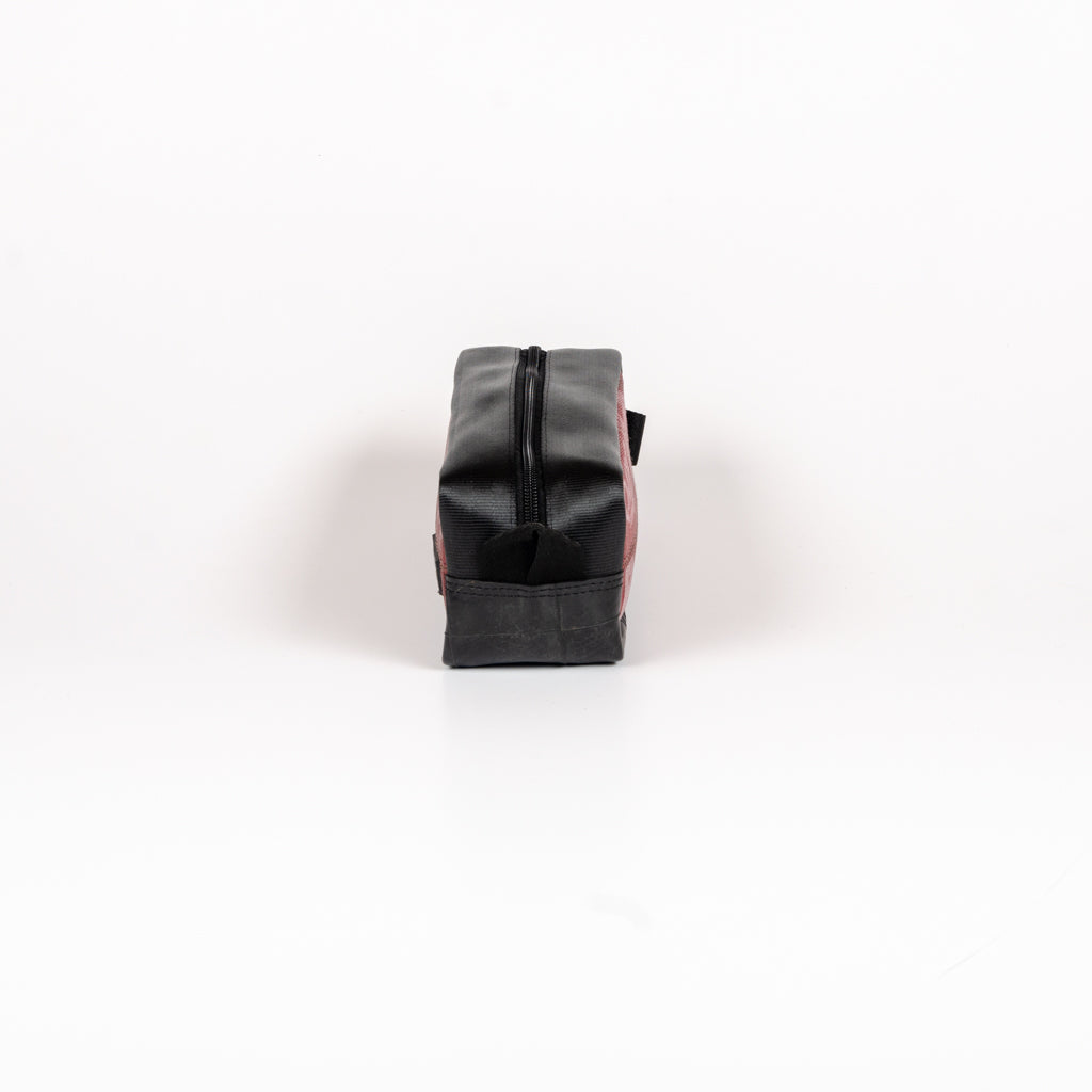 Dopp Kit In Qatar Red & Others (L)