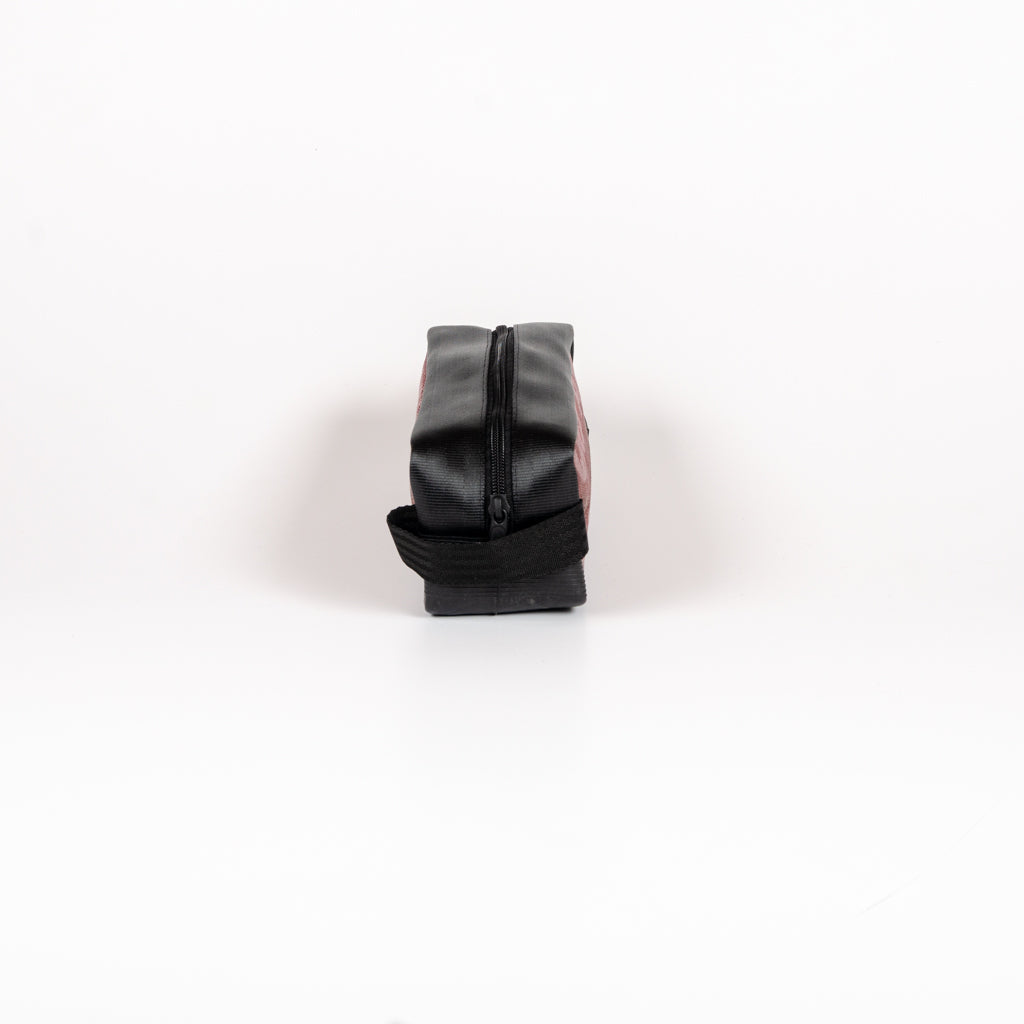 Dopp Kit In Qatar Red & Others (L)