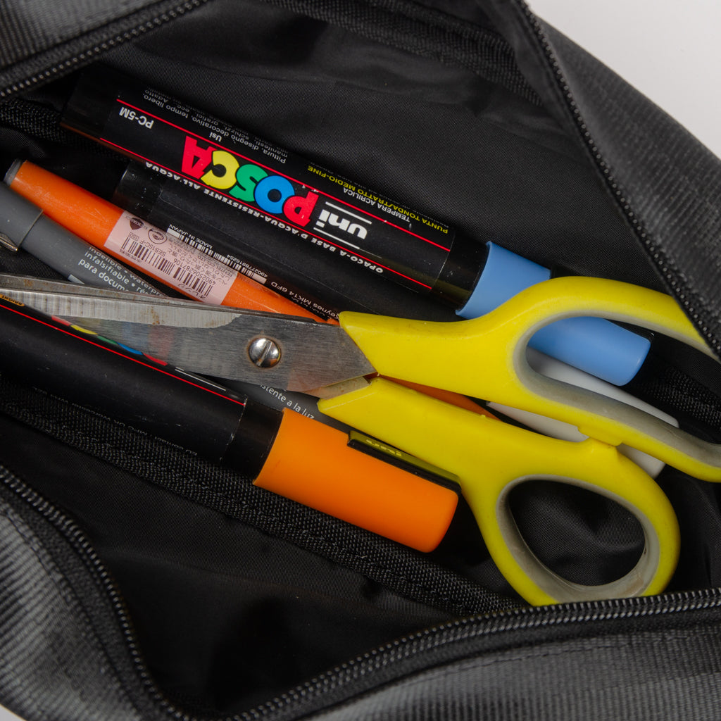 Dopp Kit In Qatar Red & Others (L)