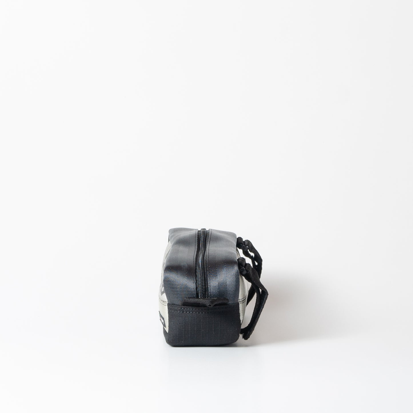 Dopp Kit In White/Black Cargo & Others