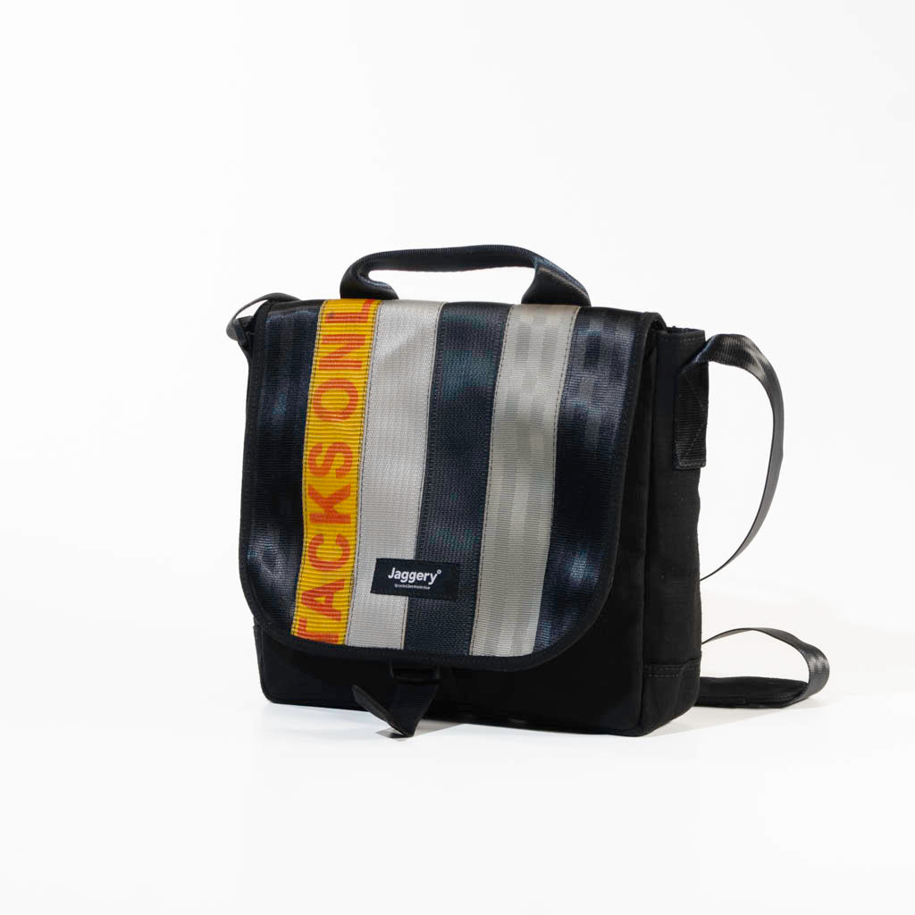 Cafè Sacthel In Dhl Cargo & Others With Black Canvas