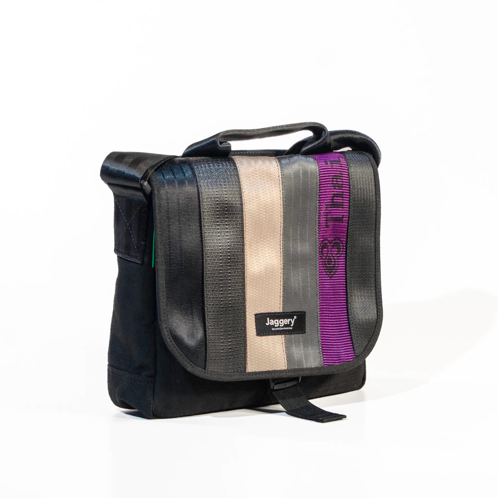 Cafè Sacthel In Thai Cargo & Others With Black Canvas