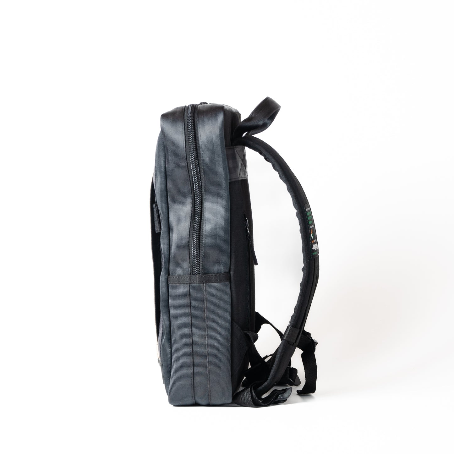 Frontpack In All Black Seat Belts