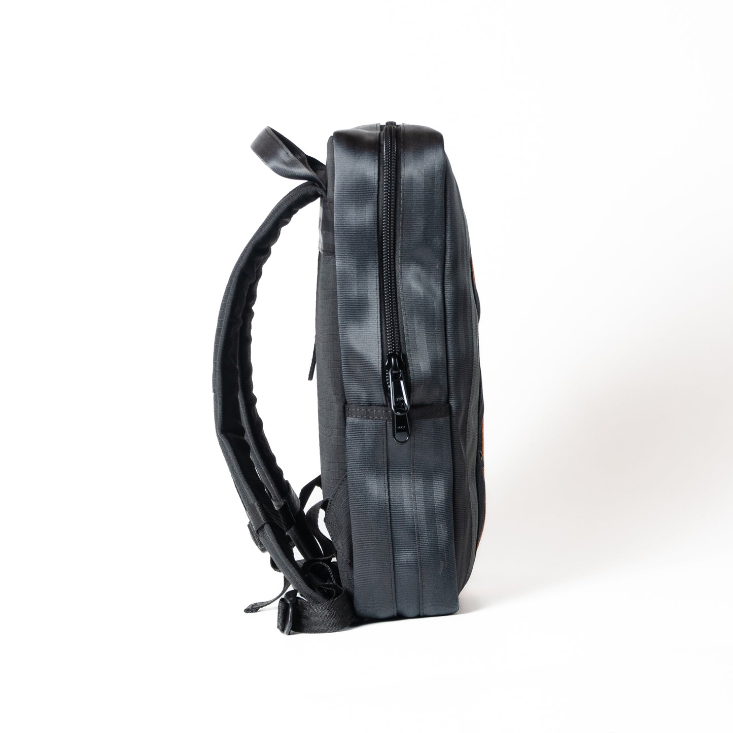 Frontpack In All Black Seat Belts