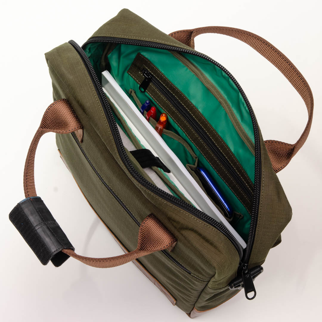 Pilot’S Everyday In Olive Og Canvas & Salvaged Leather