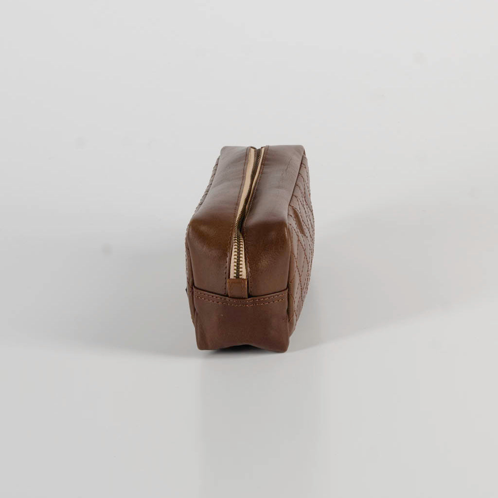 Dopp Kit In Salvaged Leather