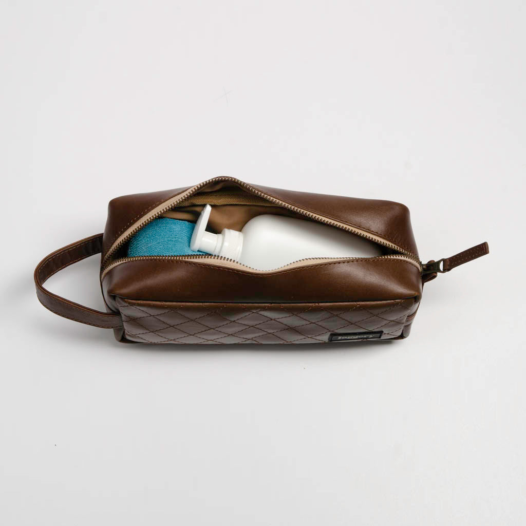 Dopp Kit In Salvaged Leather
