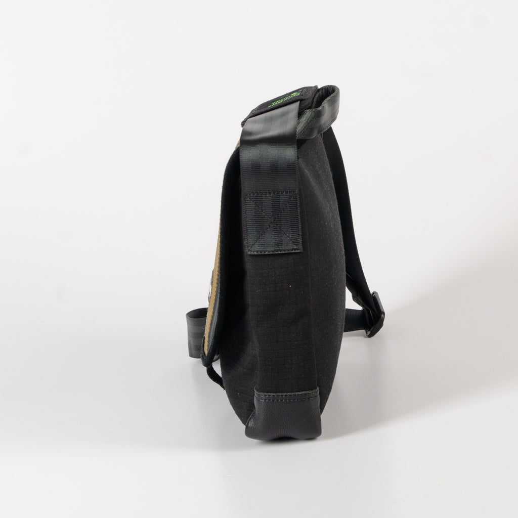 Cafe Sacthel In Olive Green Cargo & Others With Black Canvas
