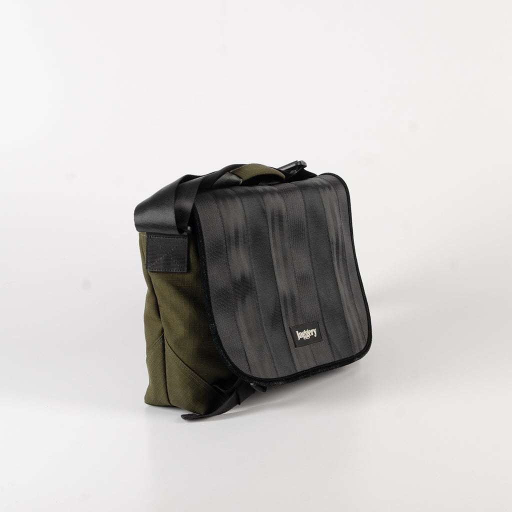 Doer's Messenger In Black Seat Belts And Green Canvas