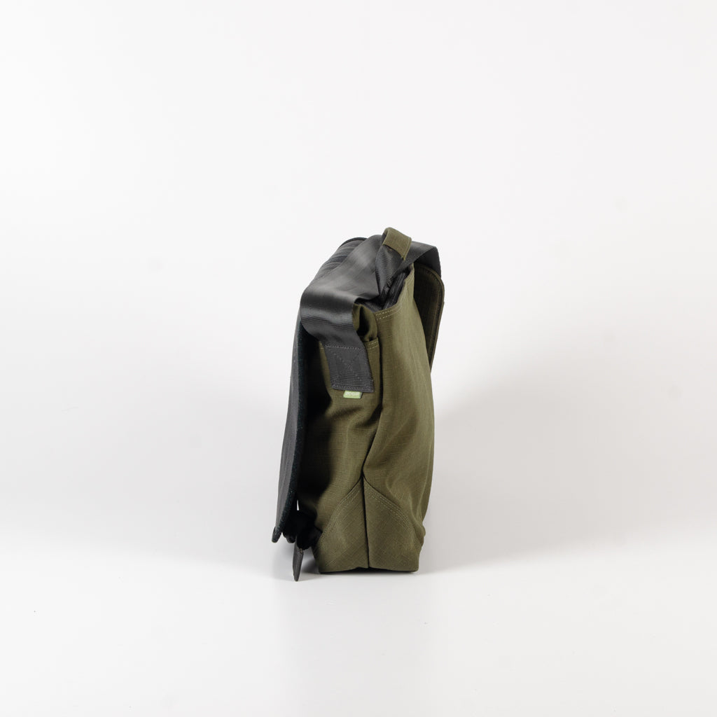 Doer's Messenger In Black Seat Belts And Green Canvas