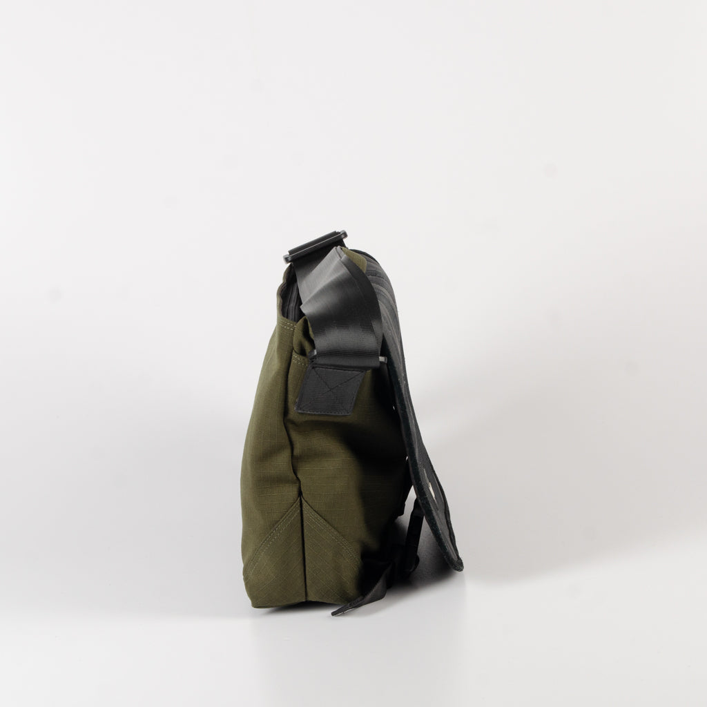 Doer's Messenger In Black Seat Belts And Green Canvas