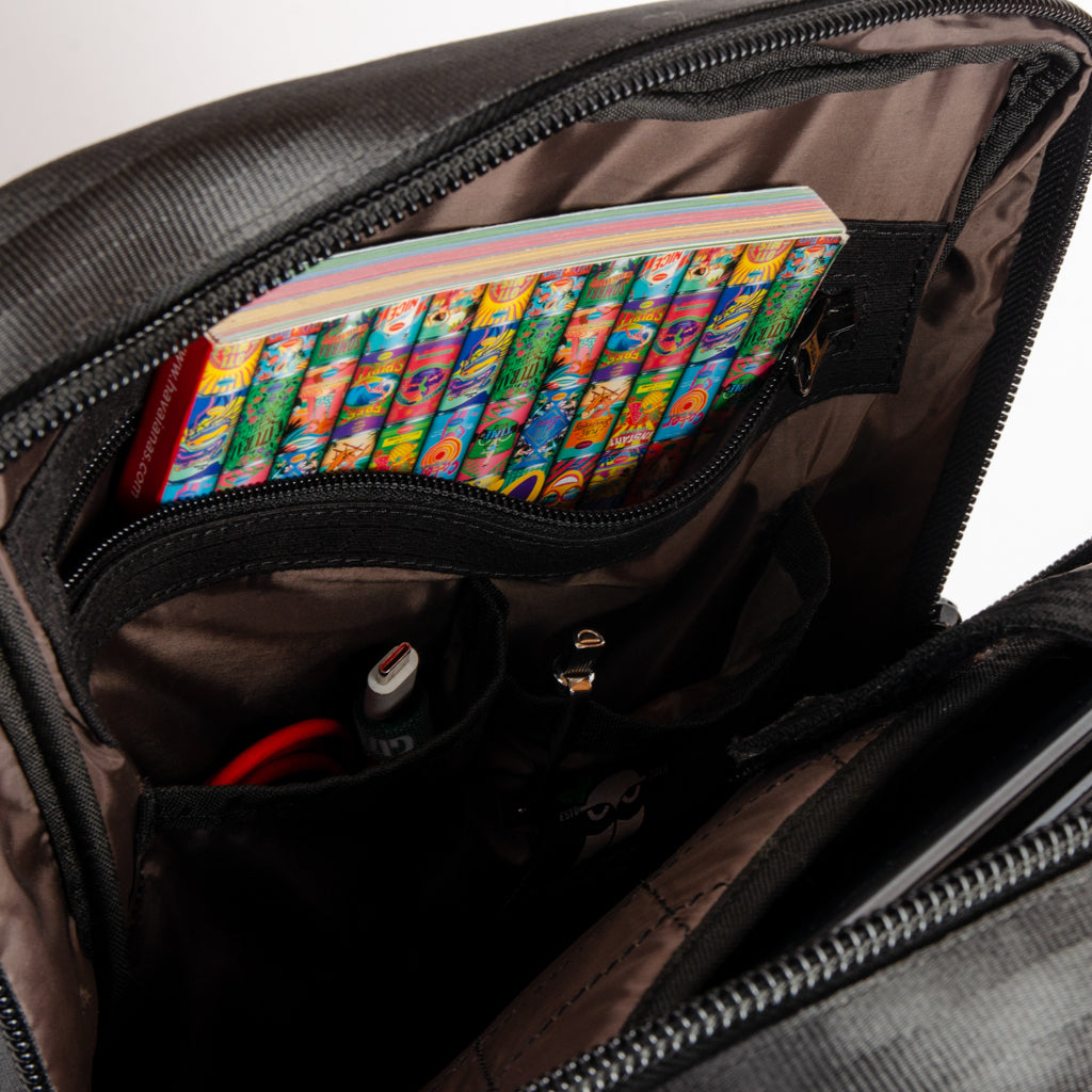 Frontpack In All Black Seat Belts