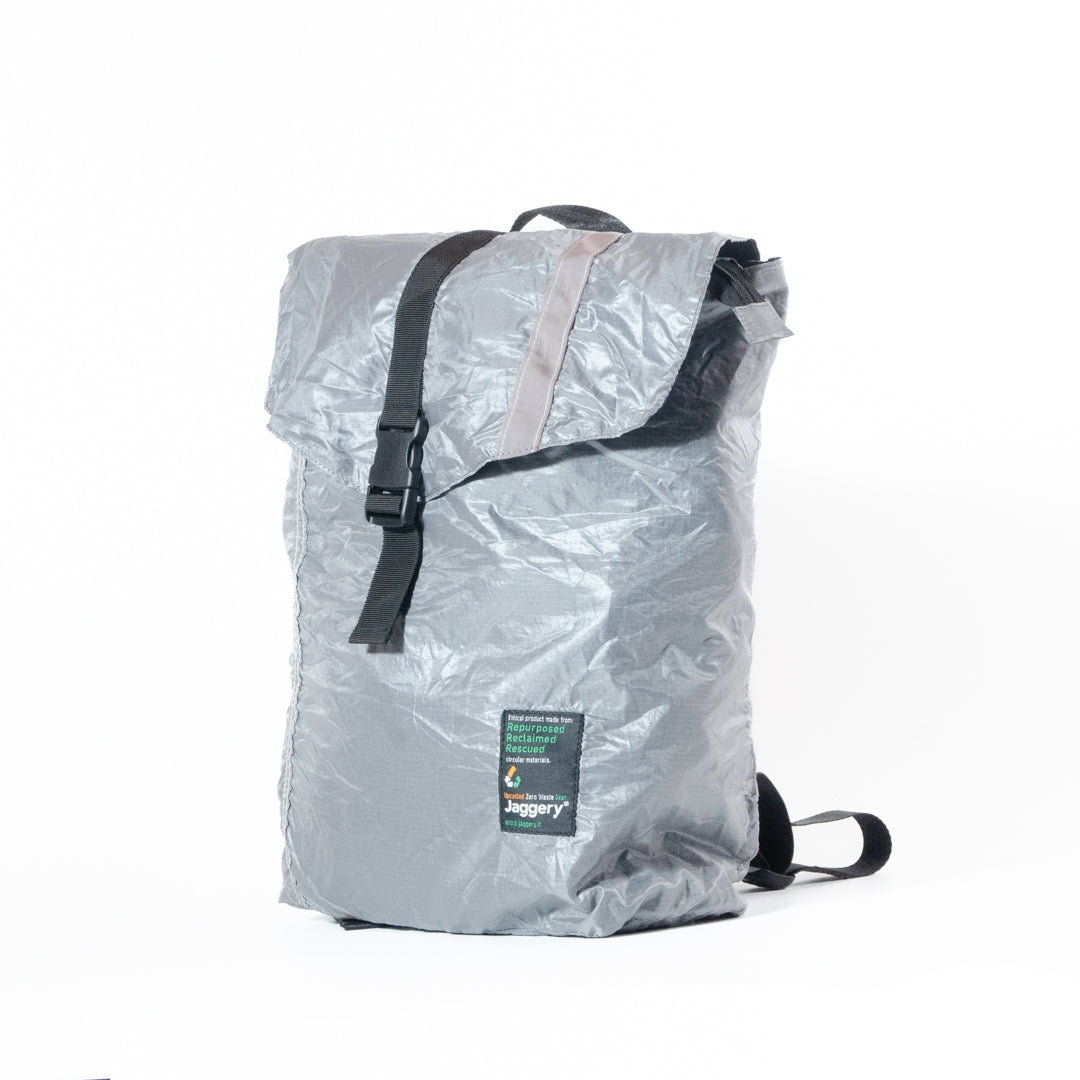 Gravity Bag With Parachute And Black Seat Belts